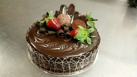 Ivanhoe Cakes - Dalby Accommodation 0