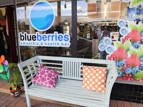 Blueberries Smoothie And Health Bar - Dalby Accommodation 0