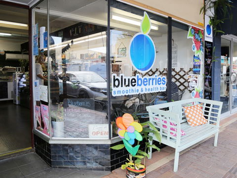 Blueberries Smoothie And Health Bar - Dalby Accommodation 1