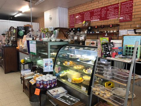 Wallaroo Treasures And Treats Cafe - Dalby Accommodation 1