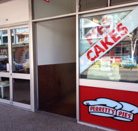 Perrett's Pies - Dalby Accommodation