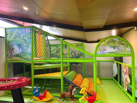 Cazalys Palmerston Club - Dalby Accommodation 1