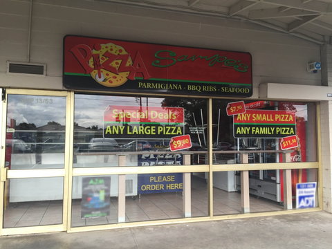 Sampe's Pizza - Dalby Accommodation 0