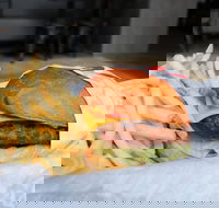 Carl's Jr. - Beenleigh - Dalby Accommodation