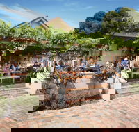 Murray Street Vineyards - Dalby Accommodation