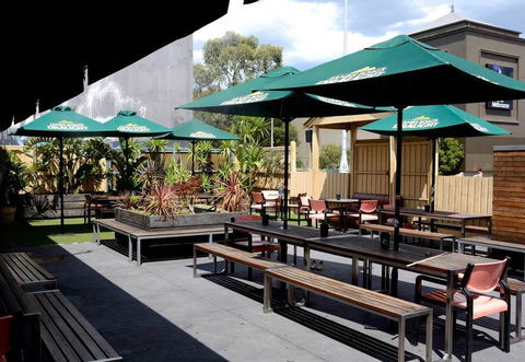 Trumpet Bar - Dalby Accommodation 0