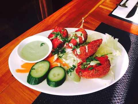 Gulmohar Indian Restaurant - Dalby Accommodation 0