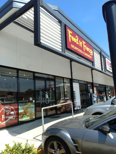 Feed 'n' Frenzy - Dalby Accommodation 0