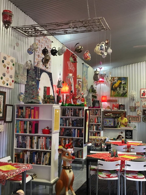 Noelene's Book Cafe - Dalby Accommodation 2