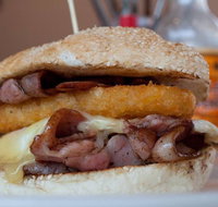 Trader Joe's Garage - Cafe - Dalby Accommodation