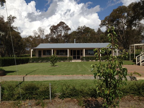 Mortimer's Wines Schoolhouse Cellar Door - Dalby Accommodation 2