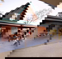 Petersons Wines on Broke Road - Dalby Accommodation