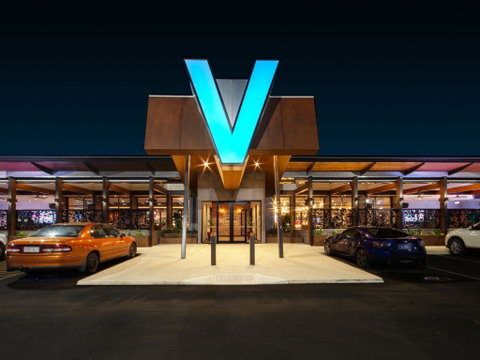 V Hotel - Dalby Accommodation 0