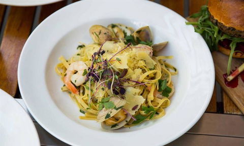 O Bar & Restaurant - Dalby Accommodation 5