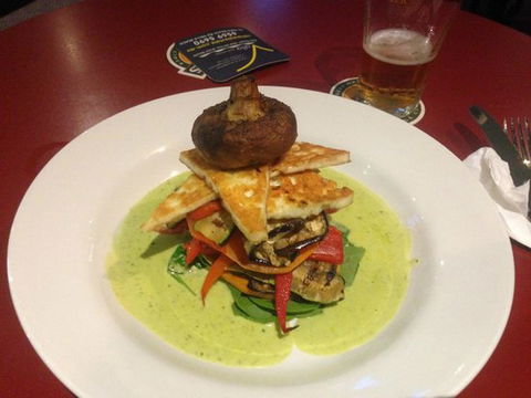 Valla Beach Tavern - Dalby Accommodation 5