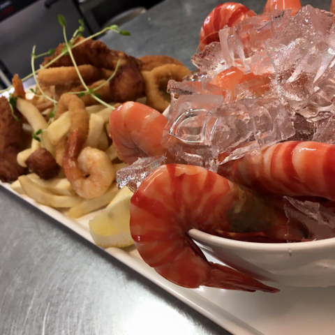 Tin Can Bay Yacht Club Bistro - Dalby Accommodation 3