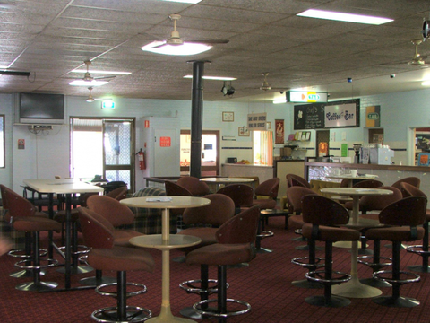 Old Bar Tavern - Dalby Accommodation 3