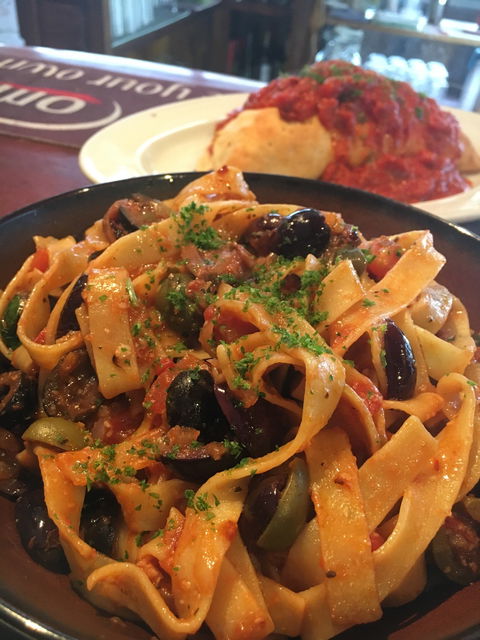 Eat-a-Pizza - Dalby Accommodation 2