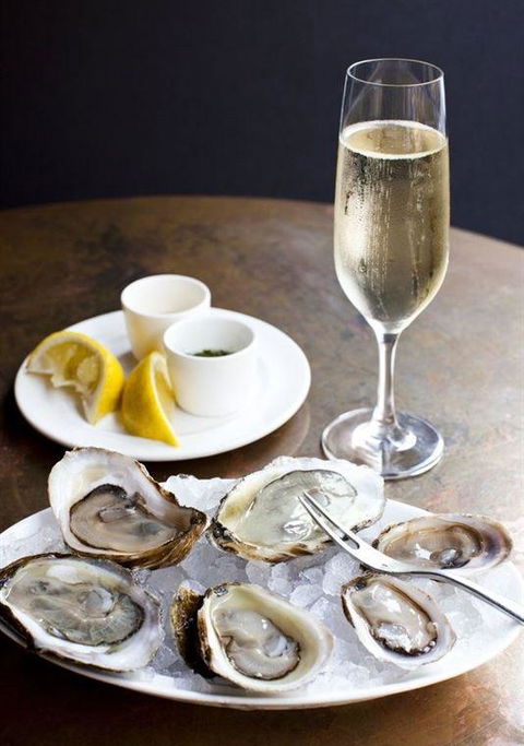 RST Seafood Restaurant - Dalby Accommodation 3