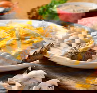 Golden Cloud Spur Steak Ranch - Dalby Accommodation