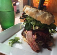 Tree House Coffee Lounge - Dalby Accommodation