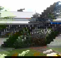 Bracegirdles - Dalby Accommodation