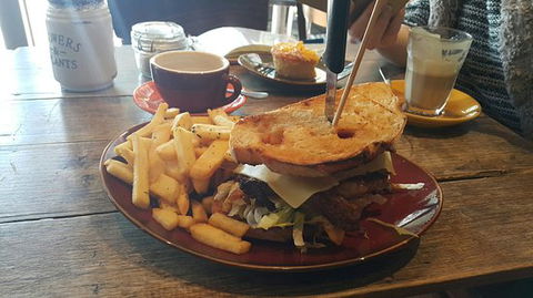 Vasili's Garden & Cafe - Dalby Accommodation 0