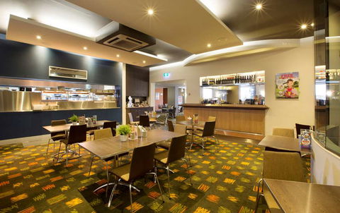 Nightcap at St Albans Hotel - Dalby Accommodation 3