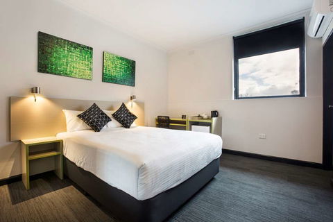 Nightcap at St Albans Hotel - Dalby Accommodation 5