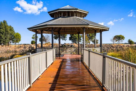Quality Suites Point Cook Seasons 5 - Dalby Accommodation 3