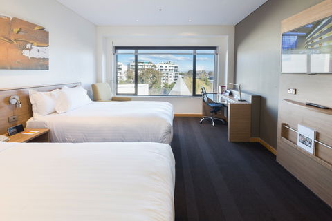 Crowne Plaza Canberra - Dalby Accommodation 6