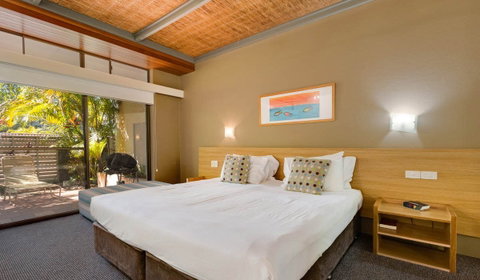 Nautilus Beachfront Villas & Spa - Dalby Accommodation 1