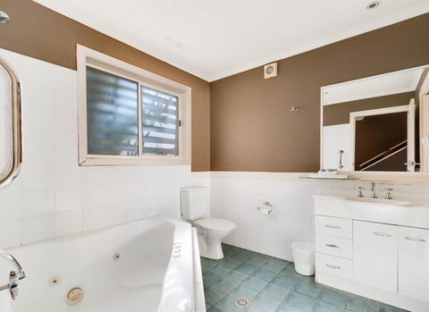 Aqualuna Beach Resort - Dalby Accommodation 3