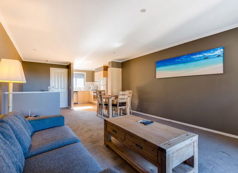Aqualuna Beach Resort - Dalby Accommodation 5