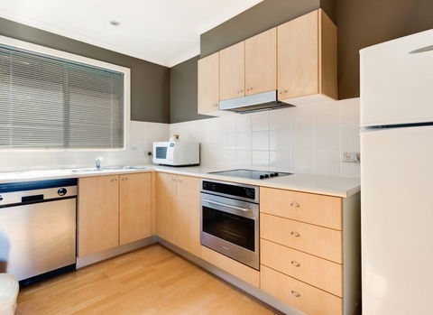 Aqualuna Beach Resort - Dalby Accommodation 6