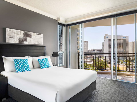 Mantra Towers of Chevron Surfers - Dalby Accommodation 8