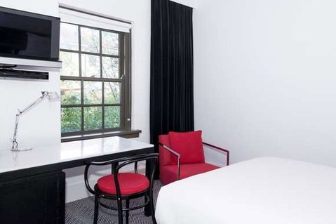 Peppers Gallery Hotel, Canberra - Dalby Accommodation 3