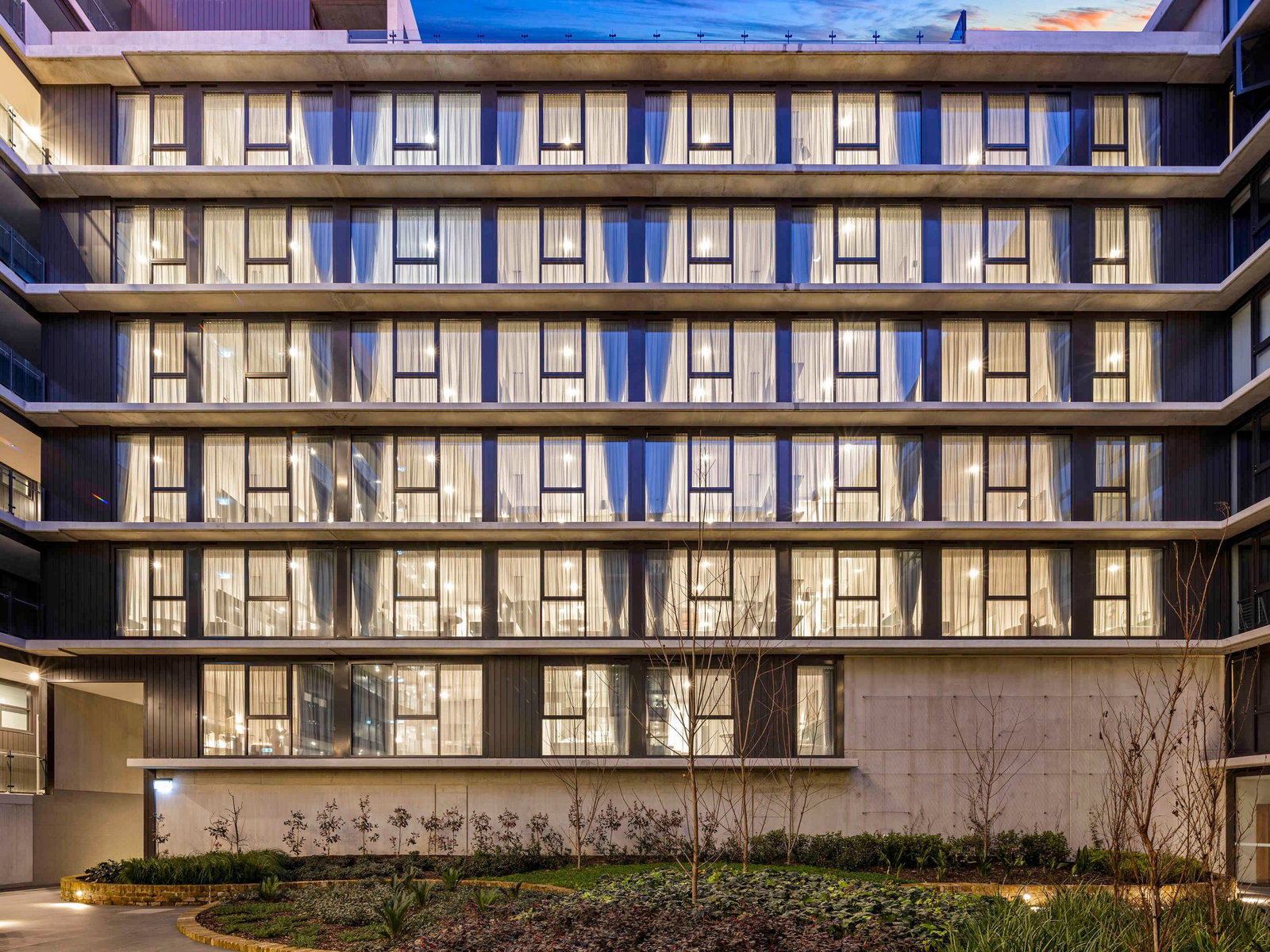 Almonds ACT Dalby Accommodation