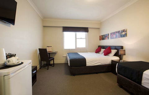 Enfield Hotel - Dalby Accommodation 2