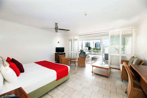 Ramada By Wyndham Cairns City Centre - Dalby Accommodation 1