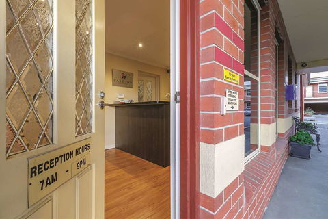 Lake Inn Ballarat - Dalby Accommodation 2