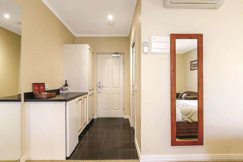 Lake Inn Ballarat - Dalby Accommodation 6