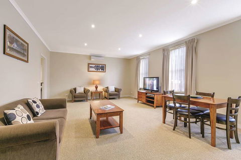 Lake Inn Ballarat - Dalby Accommodation 11