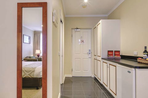 Lake Inn Ballarat - Dalby Accommodation 15