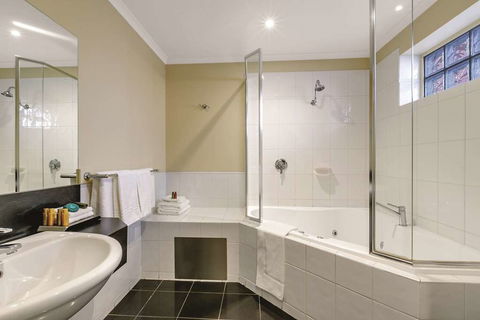 Lake Inn Ballarat - Dalby Accommodation 16