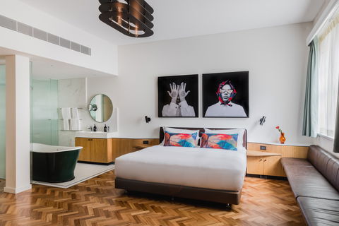 The Old Clare Hotel - Dalby Accommodation 13