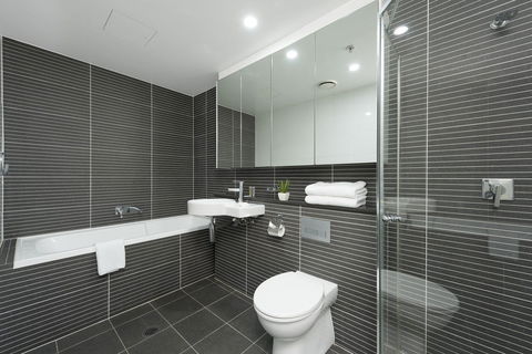 Astra Apartments North Sydney - Dalby Accommodation 3