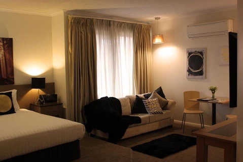 Swan Hill Resort - Dalby Accommodation 7