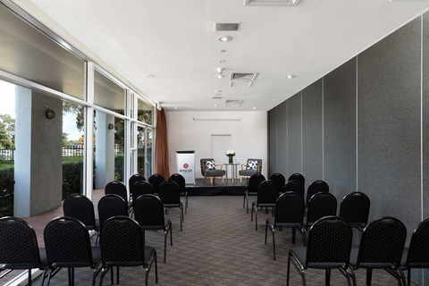 Rydges Bankstown - Dalby Accommodation 7