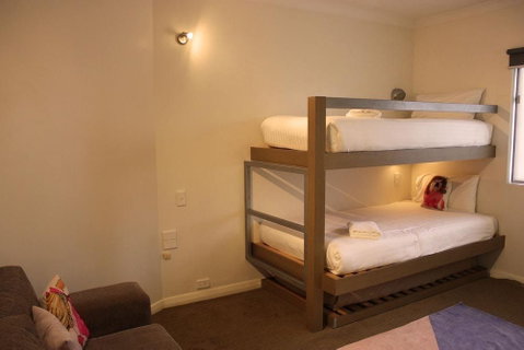 Swan Hill Resort - Dalby Accommodation 11